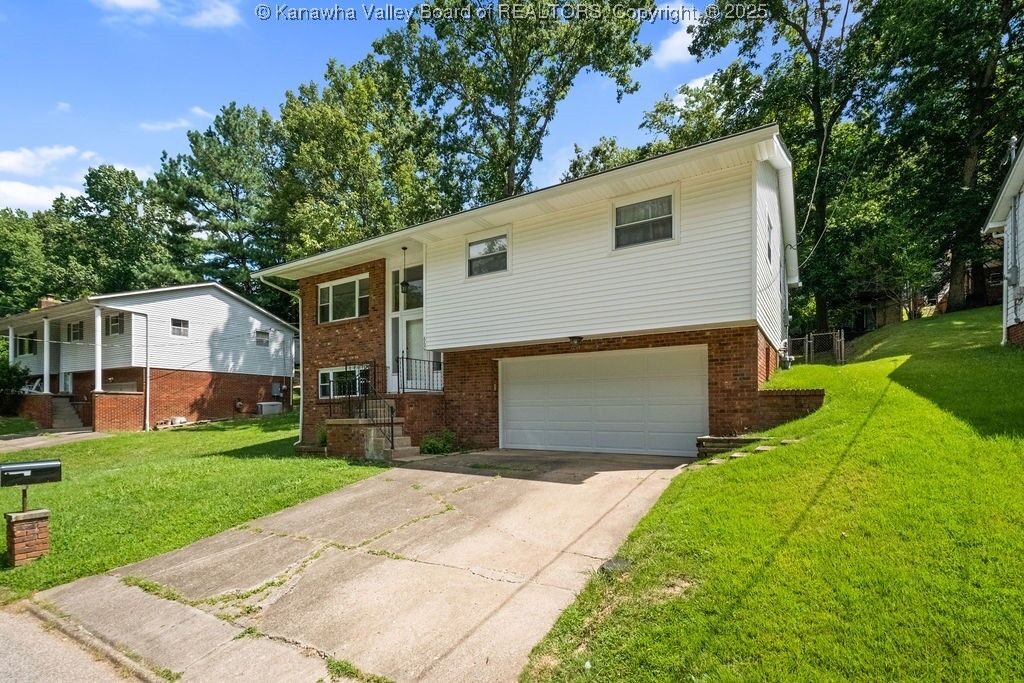 Property Photo: 860 Whispering Way WV 25303