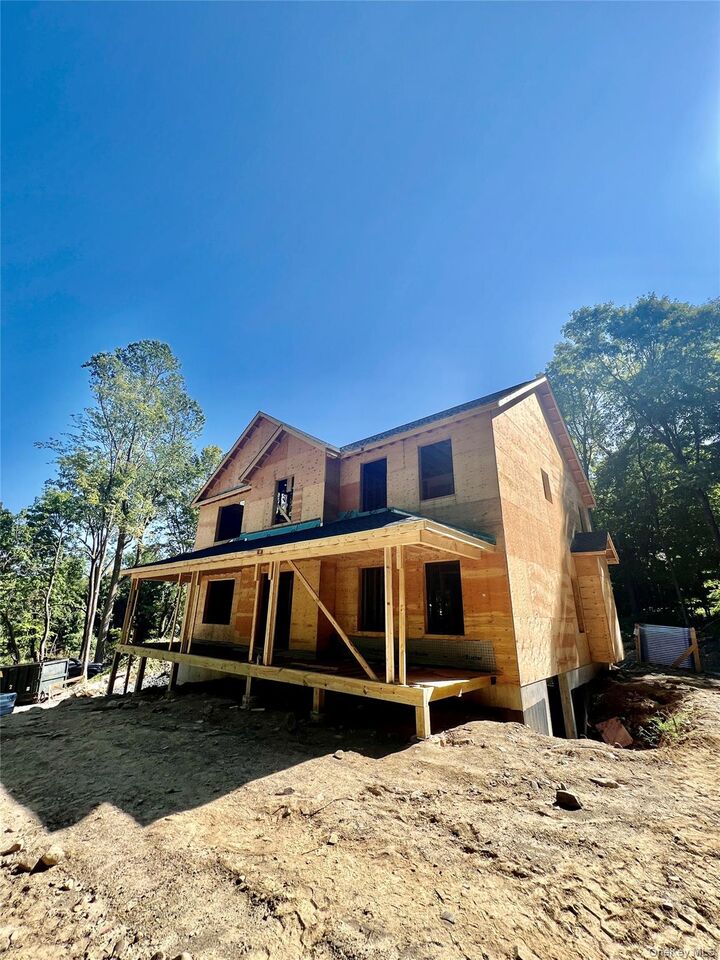 Property Photo:  1 Bolger Court  NY 12550 