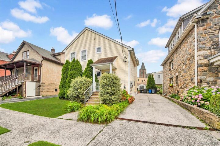Property Photo:  420 W William Street  NY 10573 