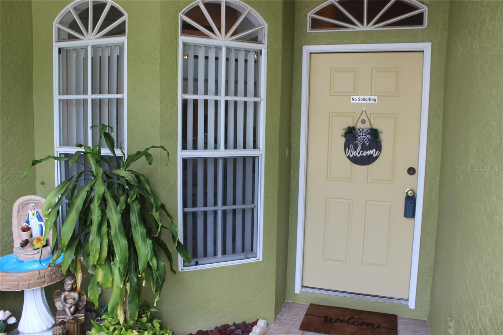 Property Photo:  1213 Sweet Gum Drive  FL 33511