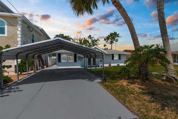 Property Photo:  13531 Dingus Lane  FL 34667 