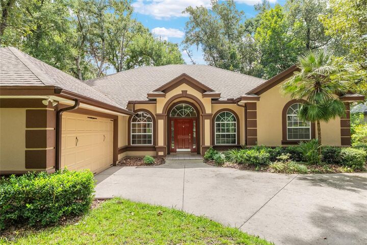 Property Photo:  4411 SW 101st Drive  FL 32608 