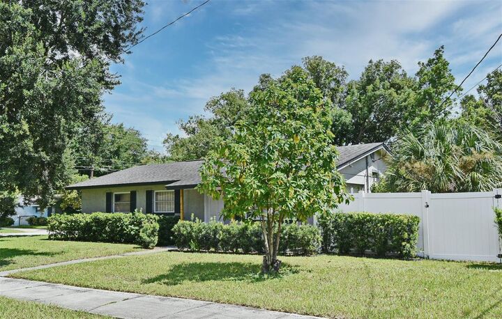 Property Photo: 800 Gaston Foster Road FL 32807