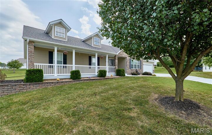Property Photo:  501 Oakbluff Court  MO 63379 