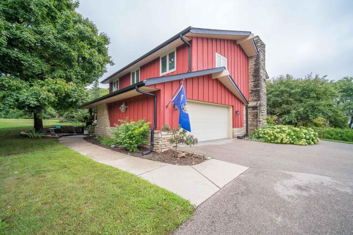 Property Photo:  833 Crestview Dr  WI 53095 