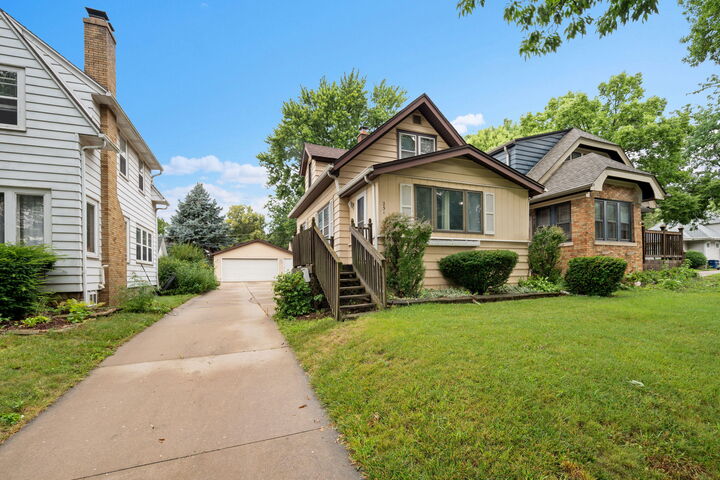 231 N 72nd St  Milwaukee WI 53213 photo