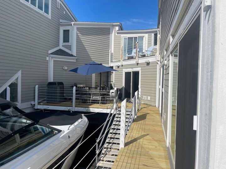 Property Photo:  18 Harbor Isle Drive  MI 49117 
