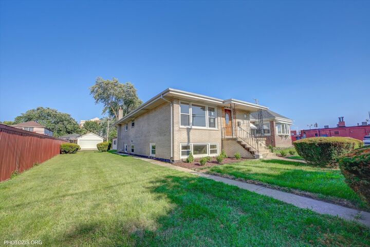 Property Photo:  9439 S 52nd Avenue  IL 60453 