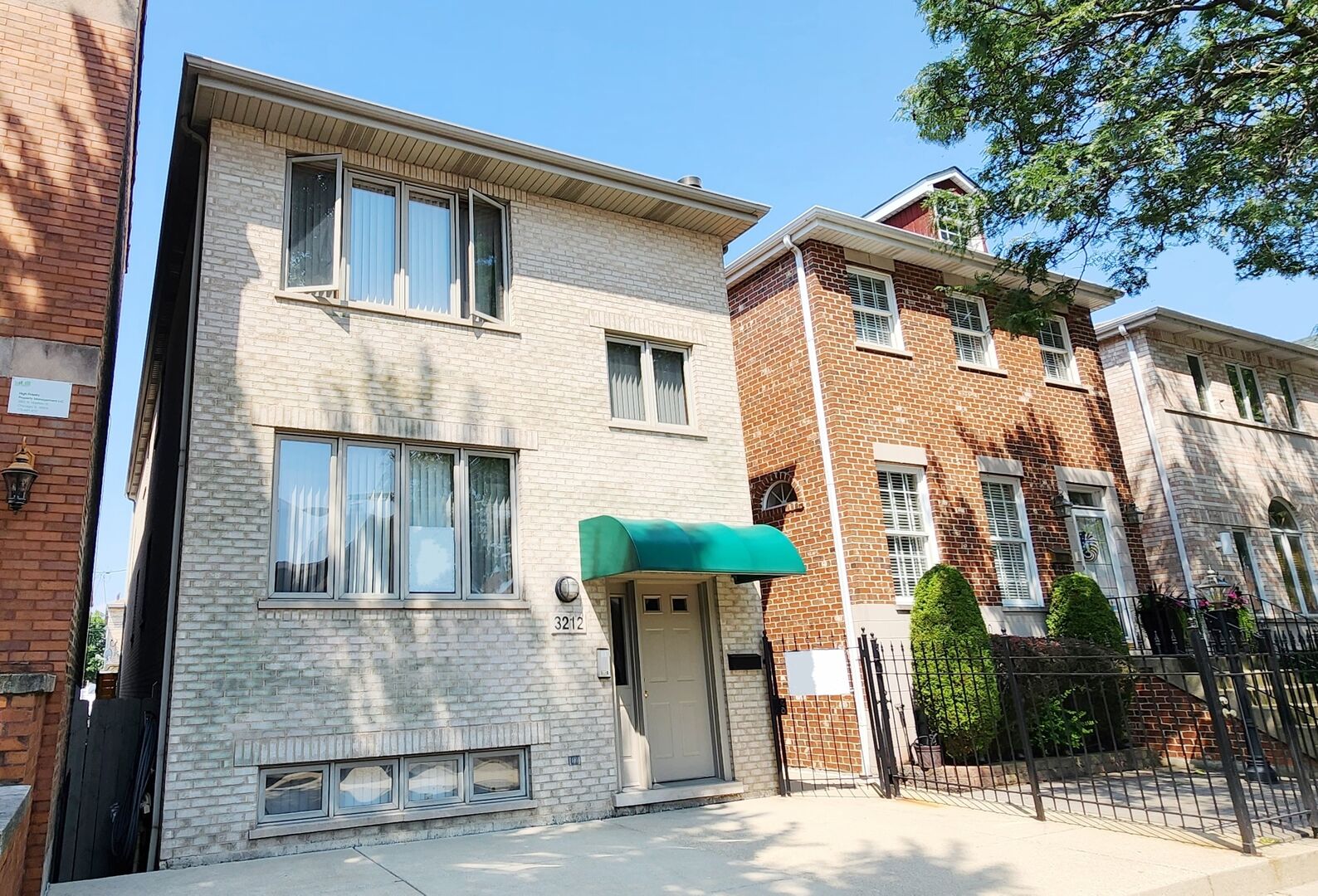 Property Photo:  3212 S Union Avenue  IL 60616 