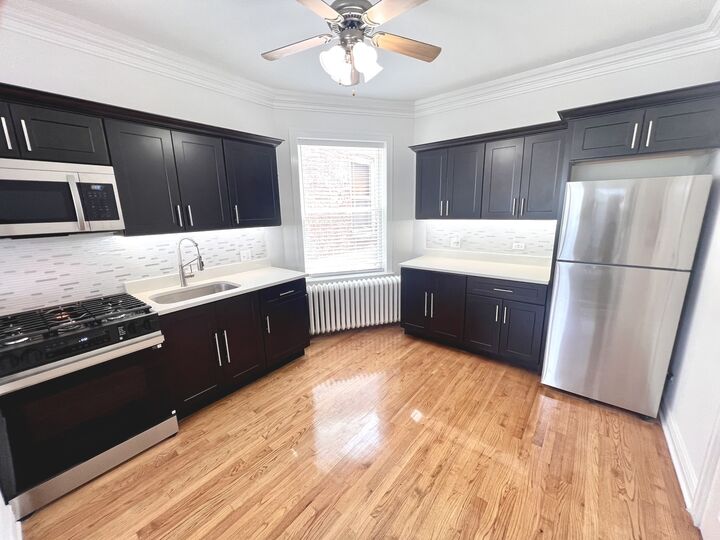 Property Photo:  6619 Cermak Road 2F  IL 60402 