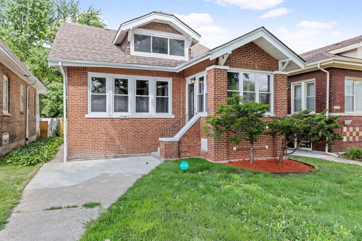 Property Photo:  11322 S Lowe Avenue  IL 60628 