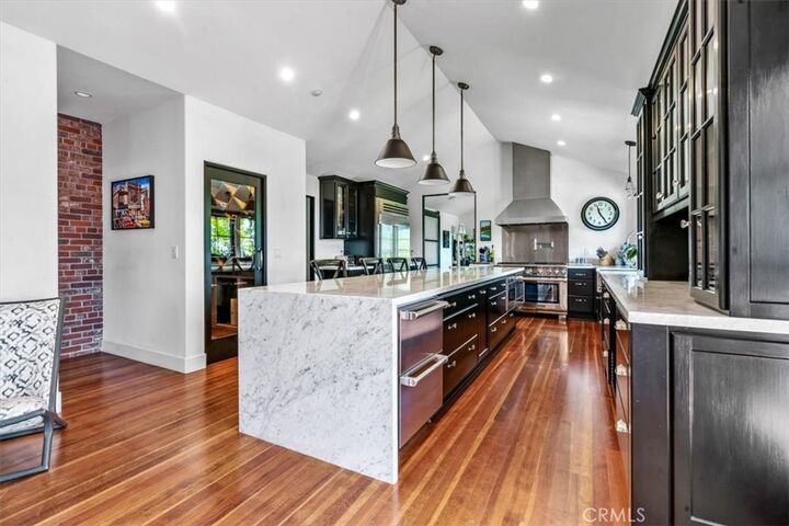 Property Photo:  150 Los Robles Court  CA 93405 