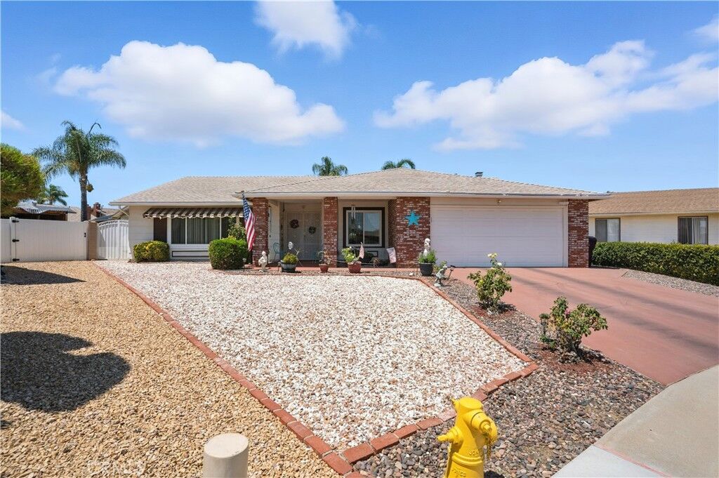 Property Photo:  27083 Dahlia Court  CA 92586 