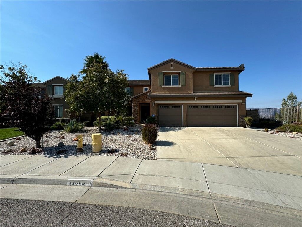 Property Photo: 41093 Hatton Garden Court CA 92530