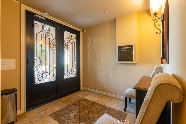Property Photo:  5305 Bellingham Avenue 103  CA 91607 