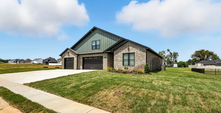 Property Photo:  2477 Ellsworth Drive  TN 37043 