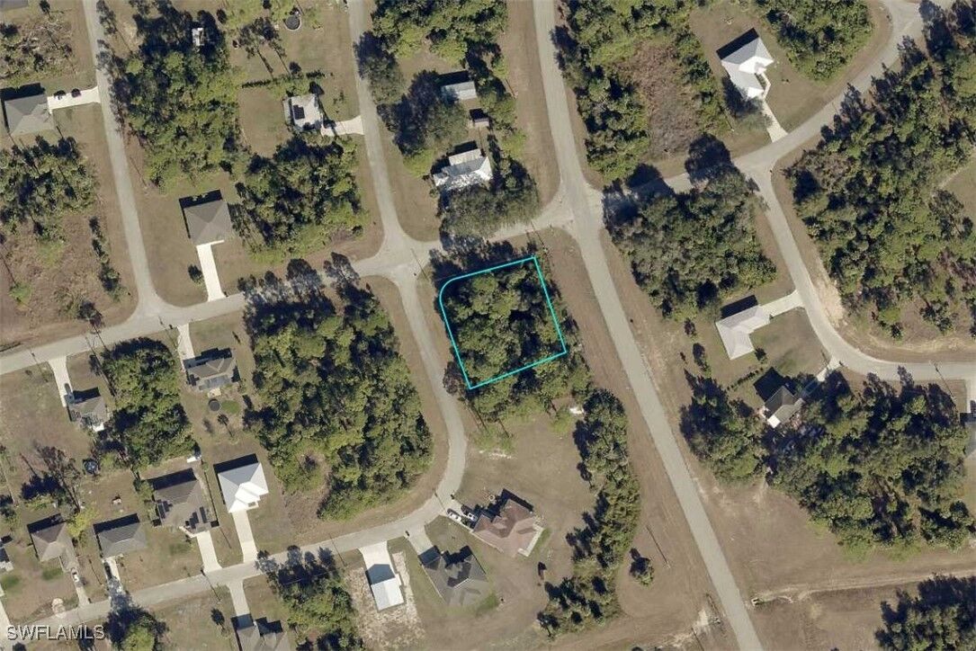 Property Photo: 5001 S Rosebud Circle FL 33935