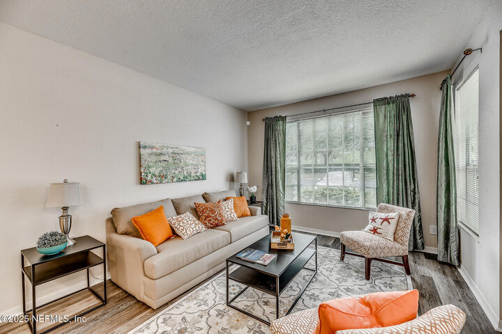 Property Photo: 13700 Richmond Park Drive N 804 FL 32224