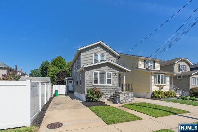 55 Lafayette Place  Lyndhurst NJ 07071 photo