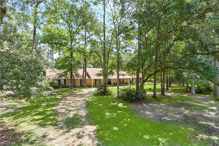 Property Photo: 500 E Blue Jay Court LA 70461