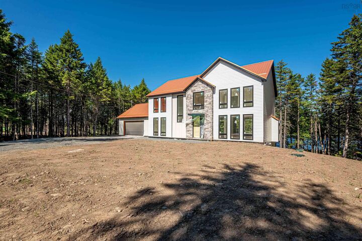 83 Canoe Crescent — photo 1