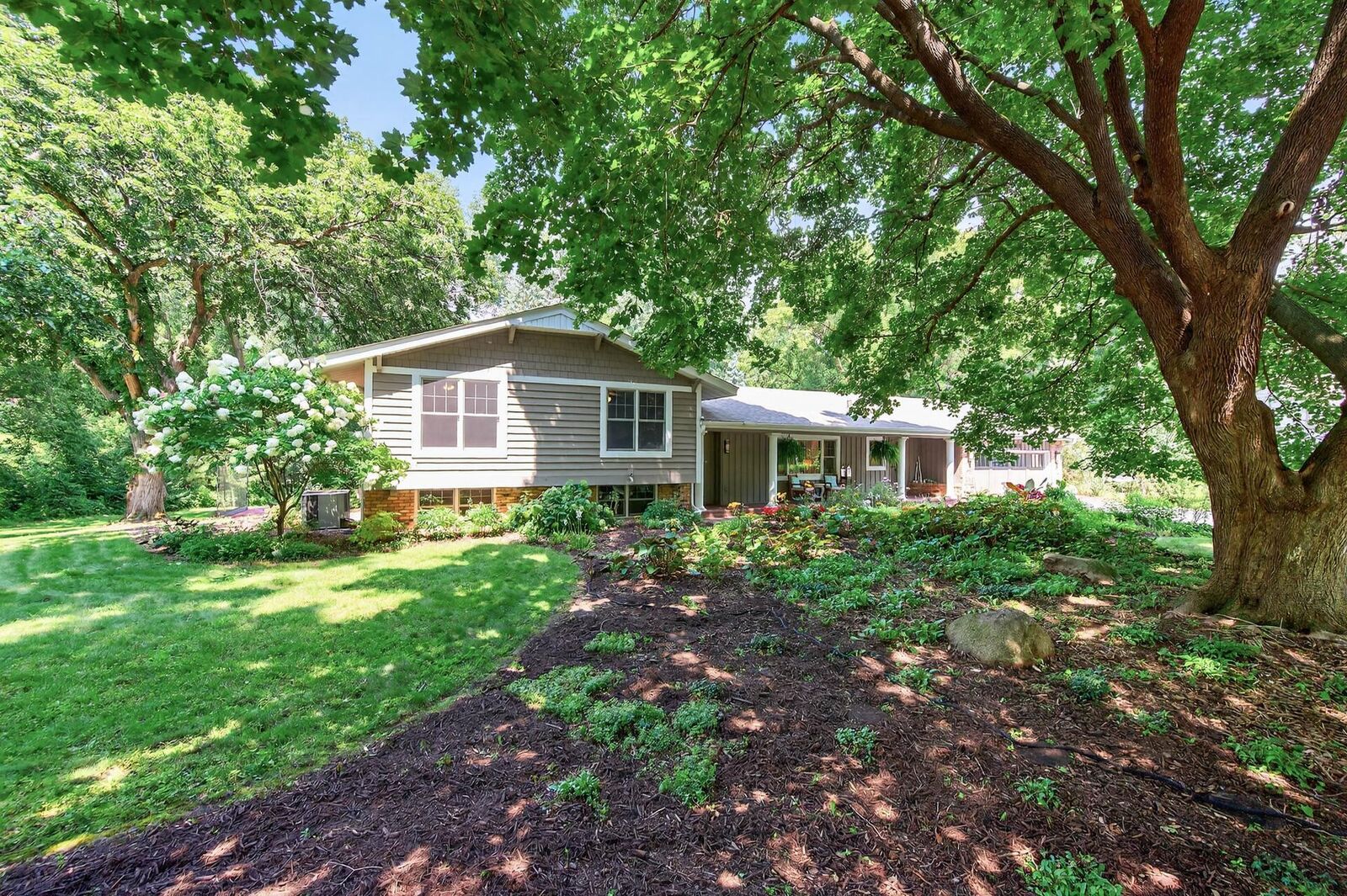 Property Photo:  15124 Lynn Terrace  MN 55345 