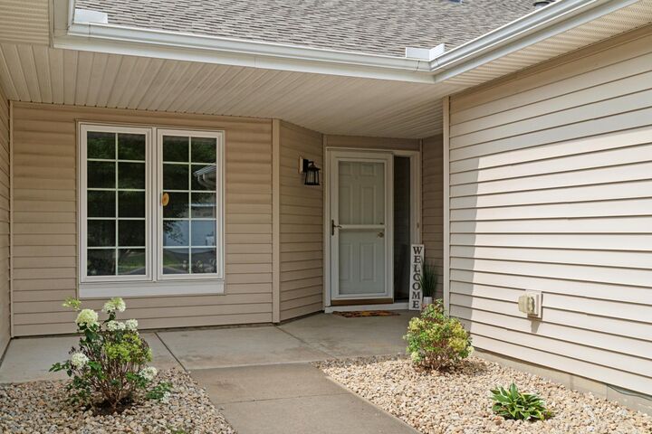 Property Photo:  17469 Deerfield Drive SE  MN 55372 