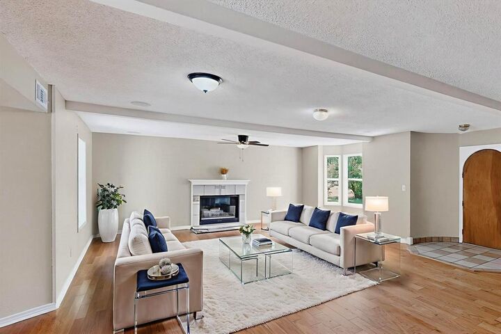 Property Photo: 1201 Marlborough Drive TX 76134
