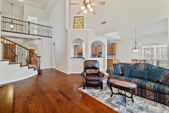Property Photo: 13446 Lincolnshire Lane TX 75035