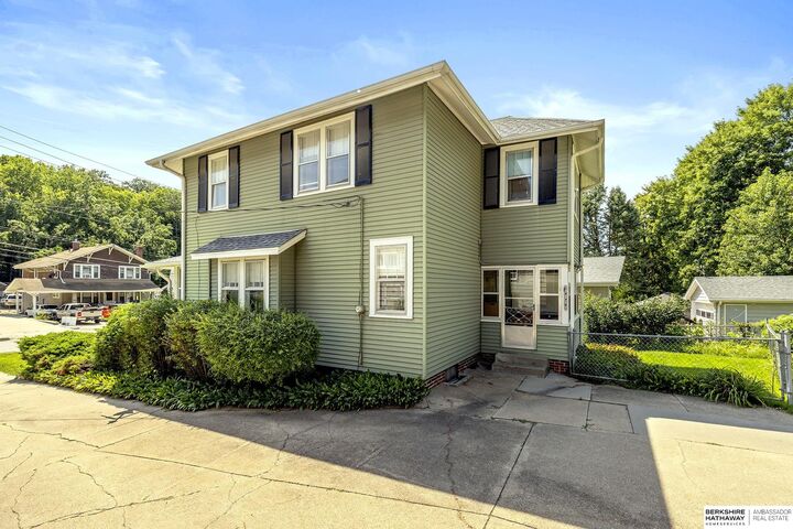 Property Photo:  222 Locust Lodge Avenue  IA 51503 