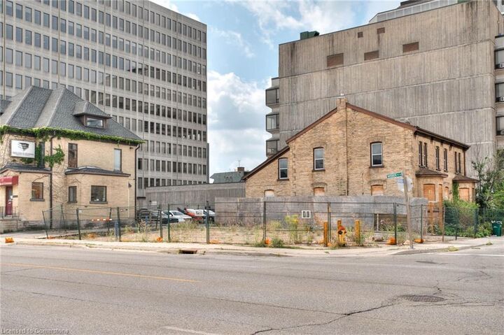 Property Photo: 21 Weber Street W ON N2H 3Y9