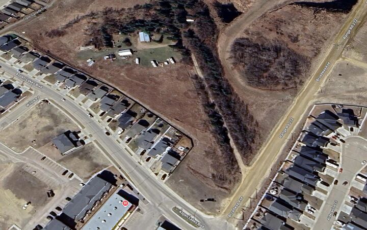 Property Photo: 272 Range Road 39520 AB T0M 0J0