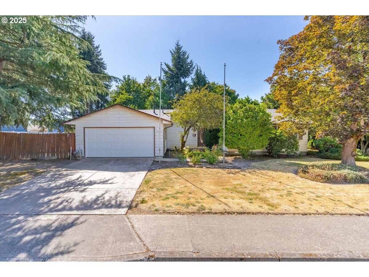 Property Photo:  5591 NE Kafir Dr  OR 97303 