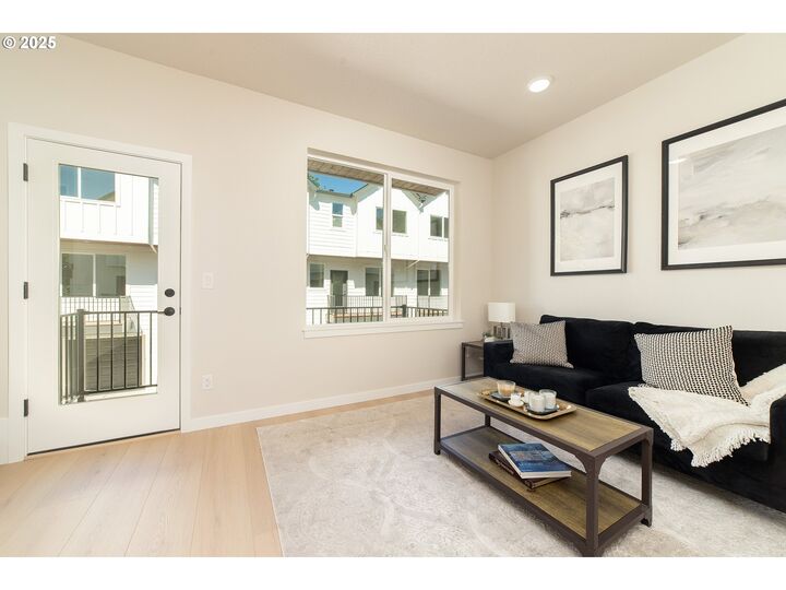 Property Photo: 1667 SE Sherrett St OR 97202