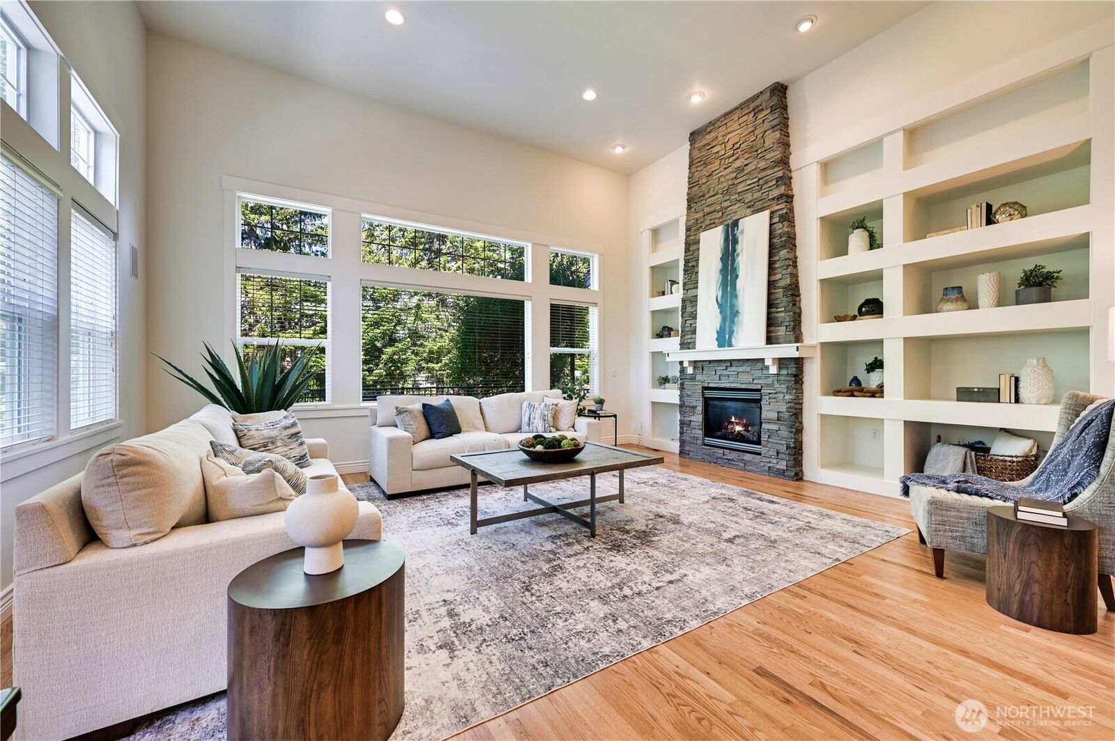 Property Photo:  6722  Azalea Way SE  WA 98065 