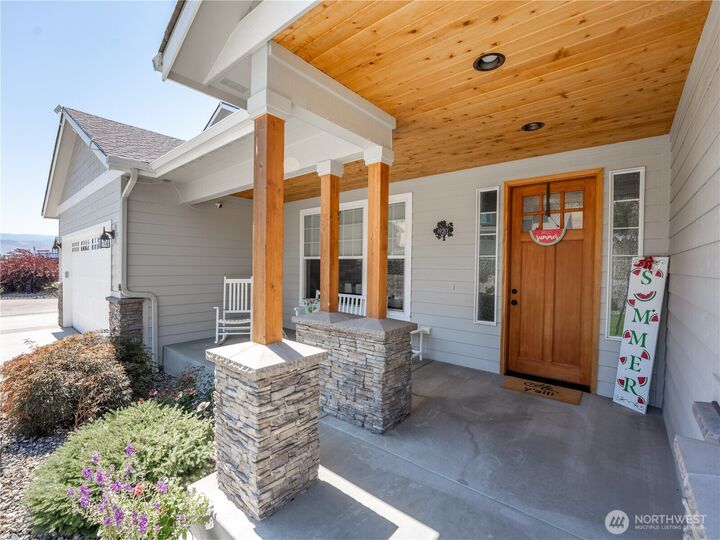 Property Photo:  3142 NW Delcon Court  WA 98802