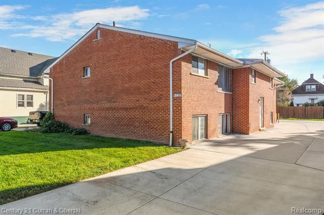 Property Photo:  2753 10th Street 3  MI 48192 