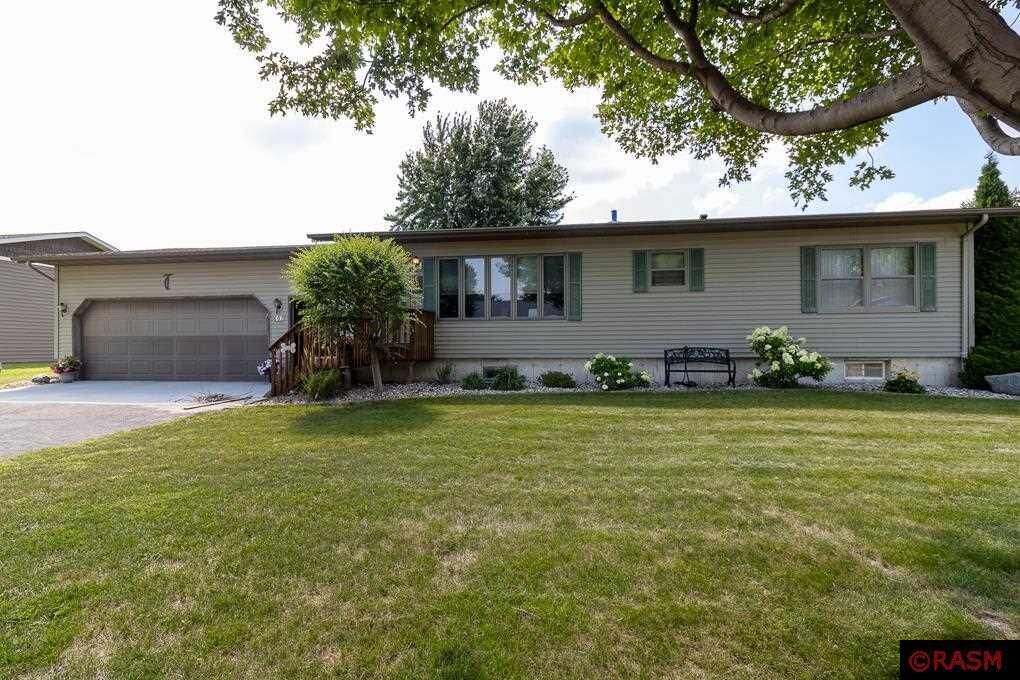 Property Photo: 607 E Nathan Street MN 56055
