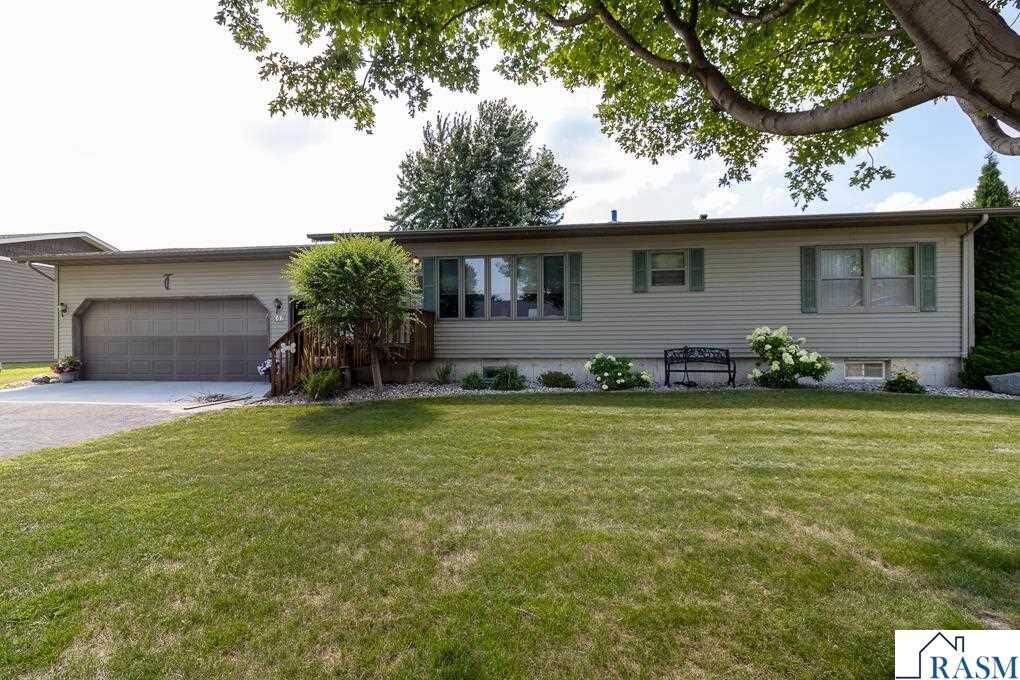 Property Photo:  607 E Nathan Street  MN 56055 