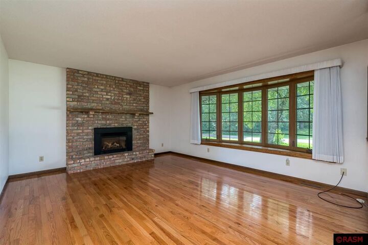 Property Photo: 1614 Lesueur Avenue MN 56001