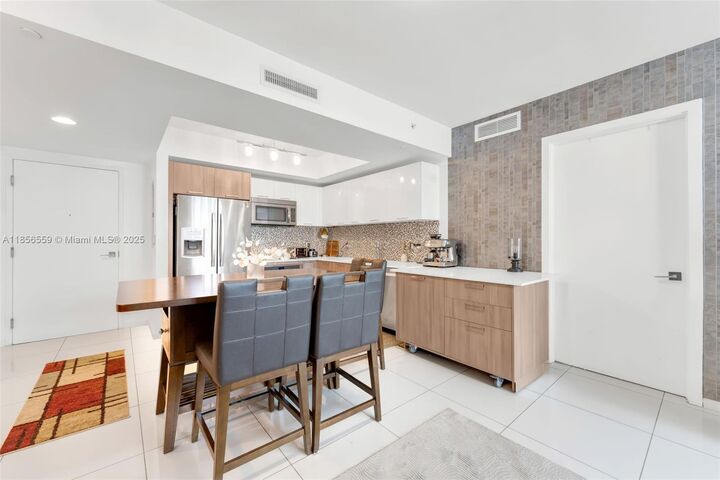 Property Photo: 5252 NW 85th Ave 1103 FL 33166