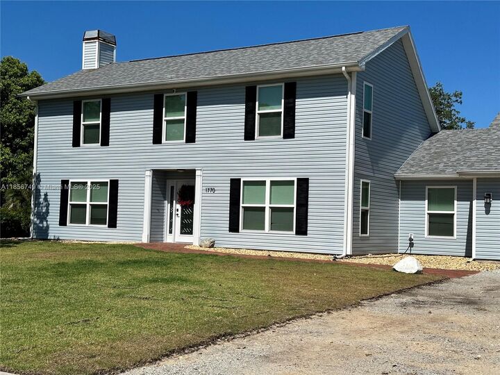 Property Photo:  1770 E Dogwood  FL 34145 