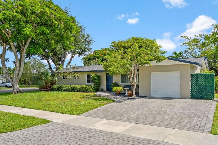 11195 SW 115th Ter  Miami FL 33176 photo