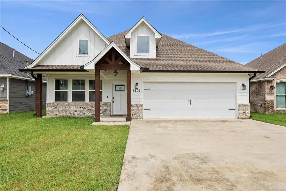 Property Photo:  3202 Ave G  TX 77627