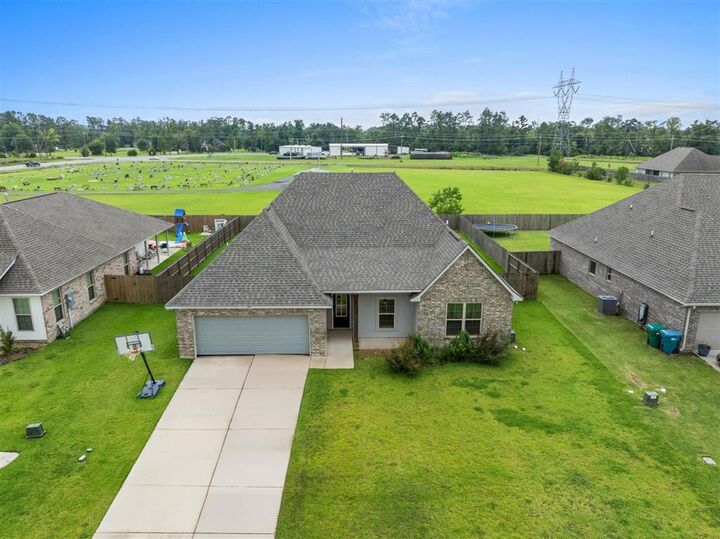 Property Photo: 1491 Bowen Rd LA 70611