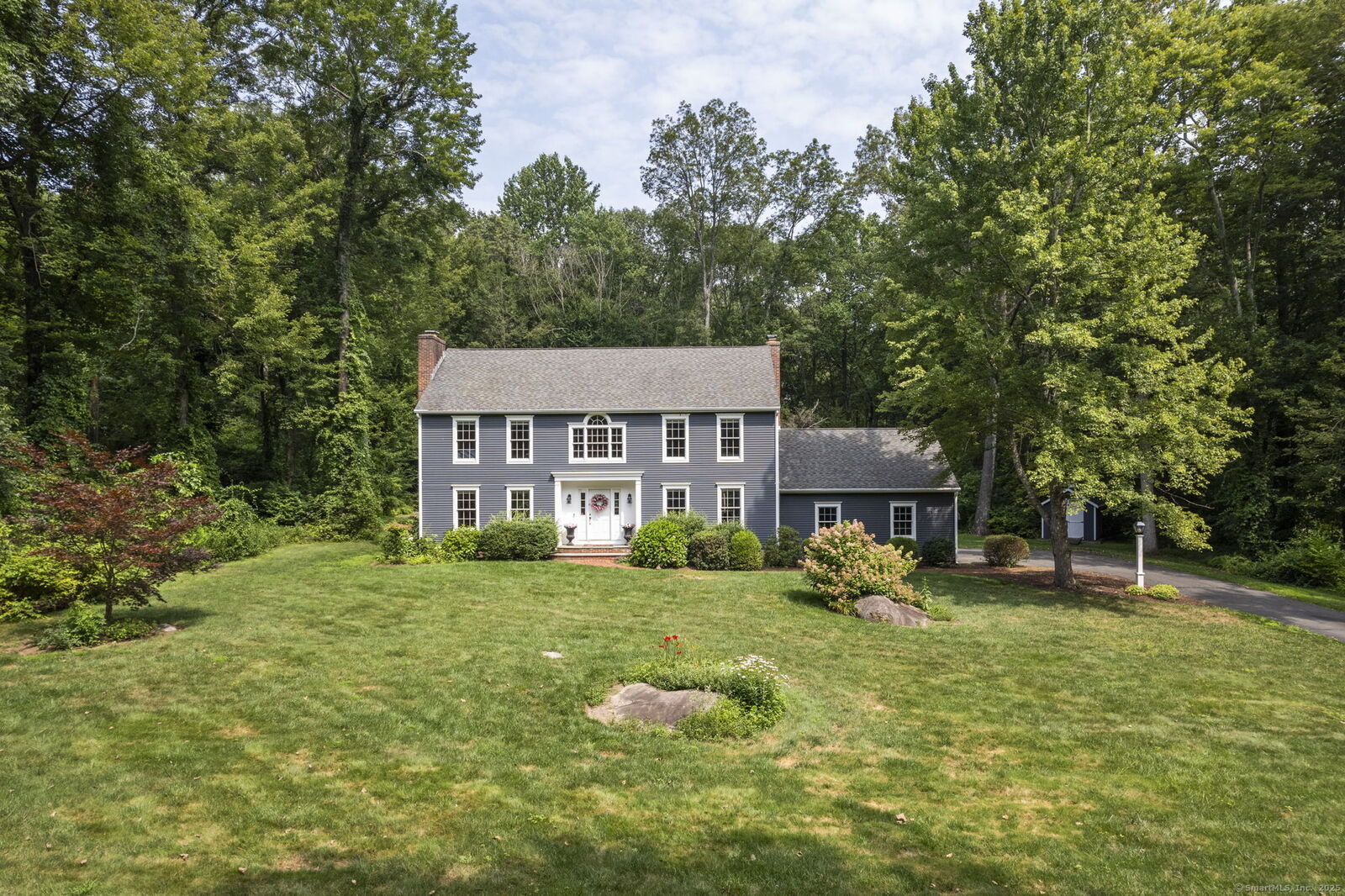 Property Photo: 95 Fieldstone Run CT 06032