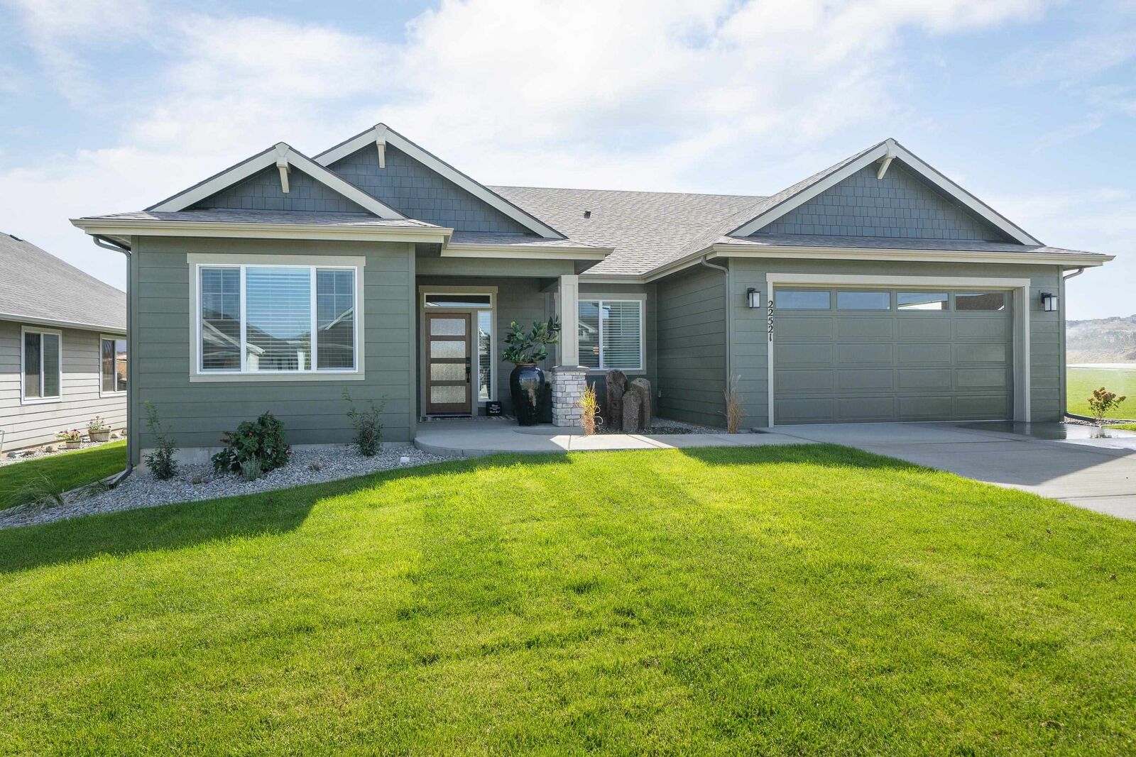 Property Photo:  22521 E Penrose Ln  WA 99019 