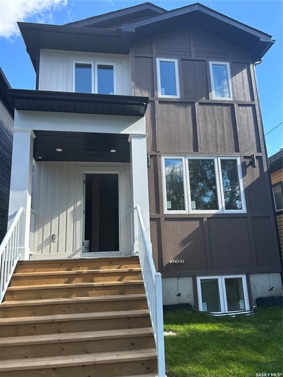 Property Photo:  534 K Avenue N  SK S7L 2M7 