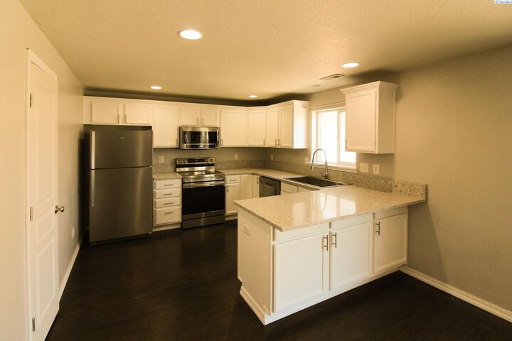 Property Photo:  5719 Westport Lane  WA 99301 