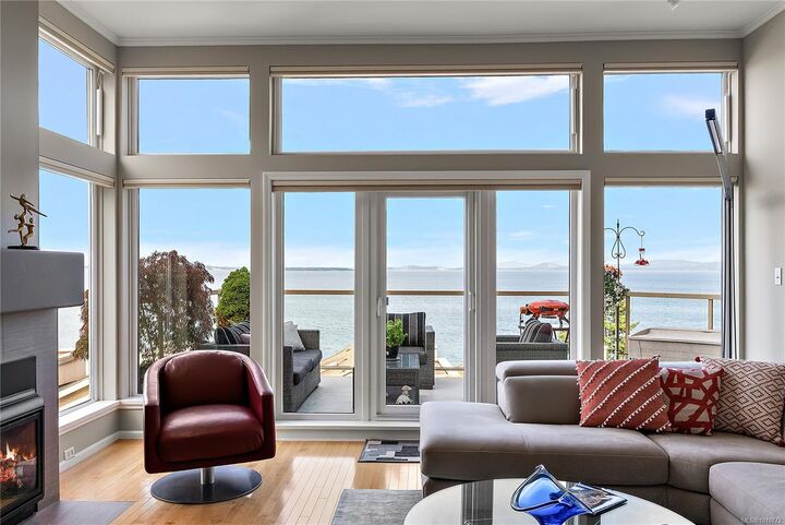 Property Photo: 4771 Cordova Bay Rd 7 BC V8Y 2J7